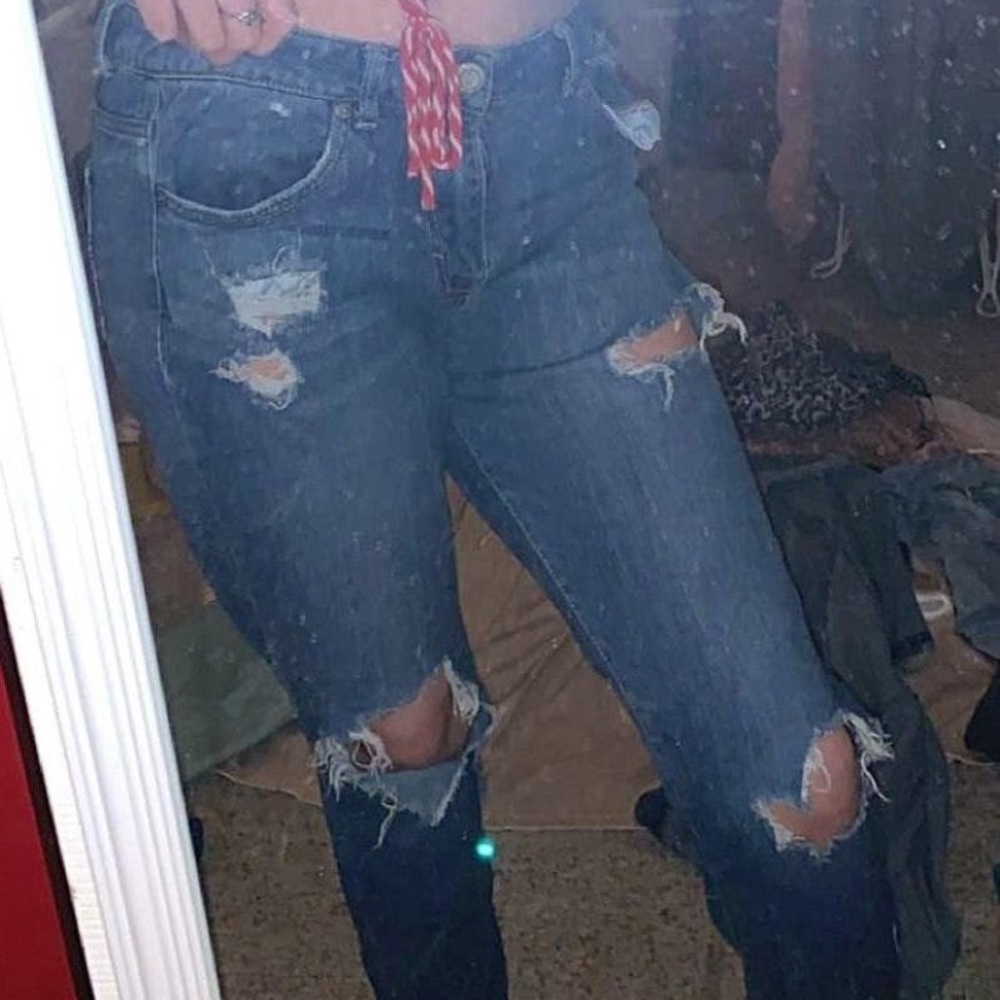 Mom ripped jeans